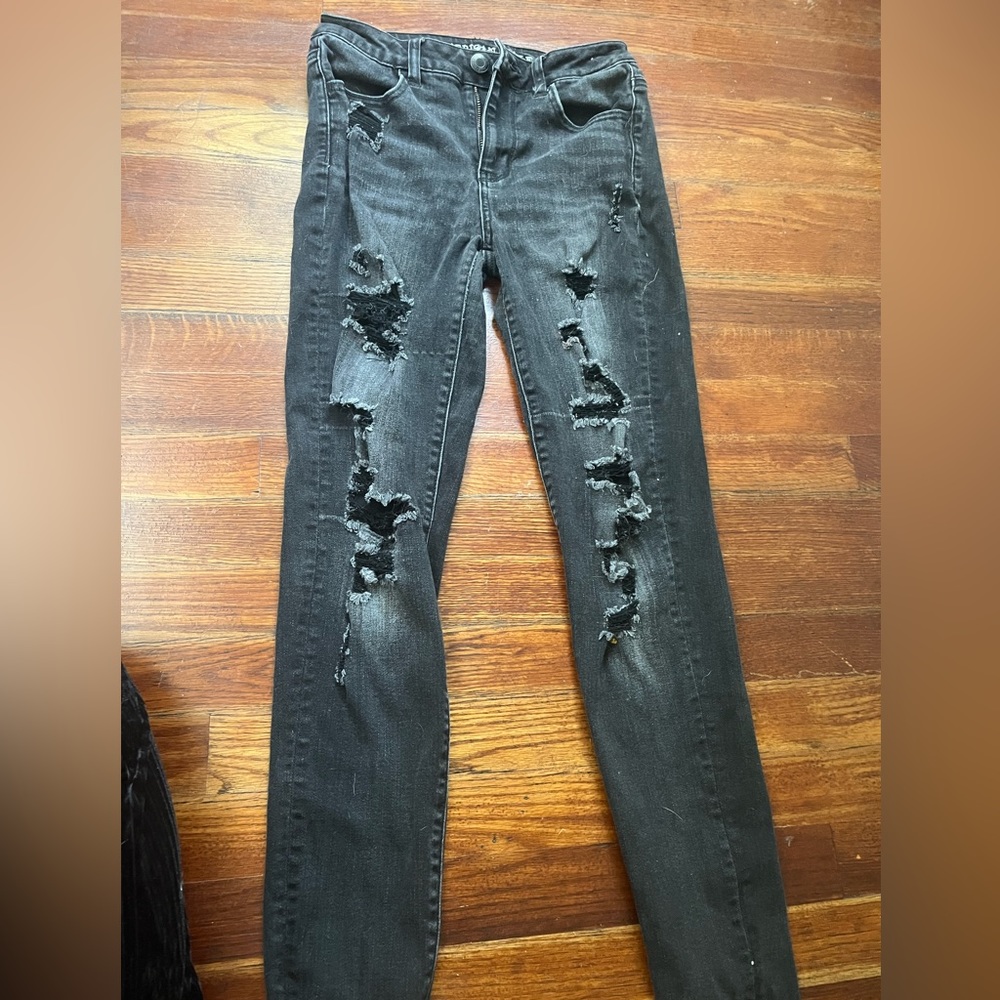 Black american eagle ripped skinny jeans size 4